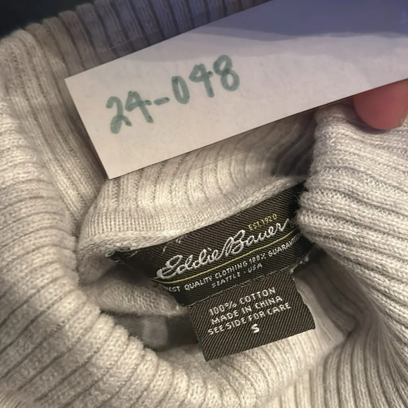 Gray Eddie Bauer Turtleneck - Picture 4 of 4
